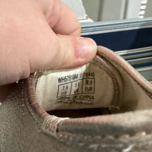 Kate Spade X Keds Rose Gold Metallic Sneakers Shoes Size 7.5 - Picture 3 of 7